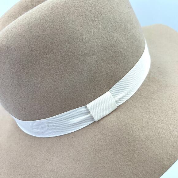 Club Monaco Millennie Wool Hat Ivory Biege
